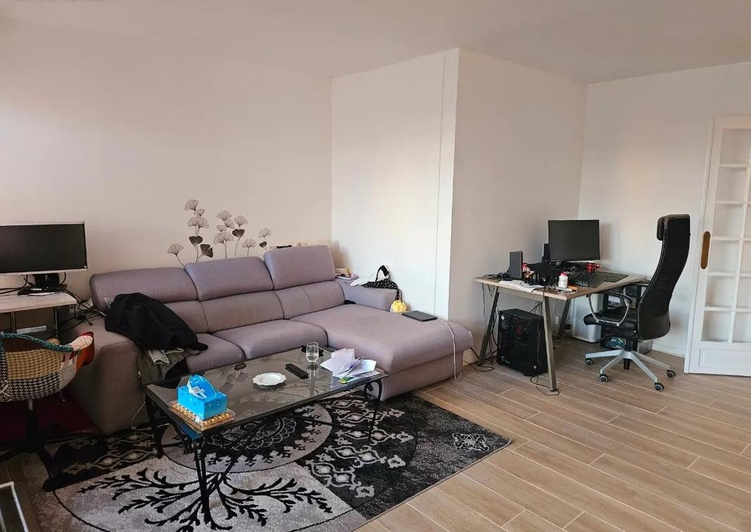 
                                                Location
                                                 Beau 2P 55m² avec loggia vue dégagée
