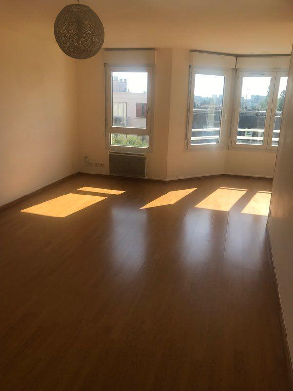 
                                                Location
                                                 Beau 2P 55m² très lumineux