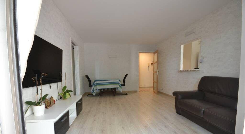 
                                                Location
                                                 Beau 2P 56m² meublé avec terrasse sans vis-à-vis