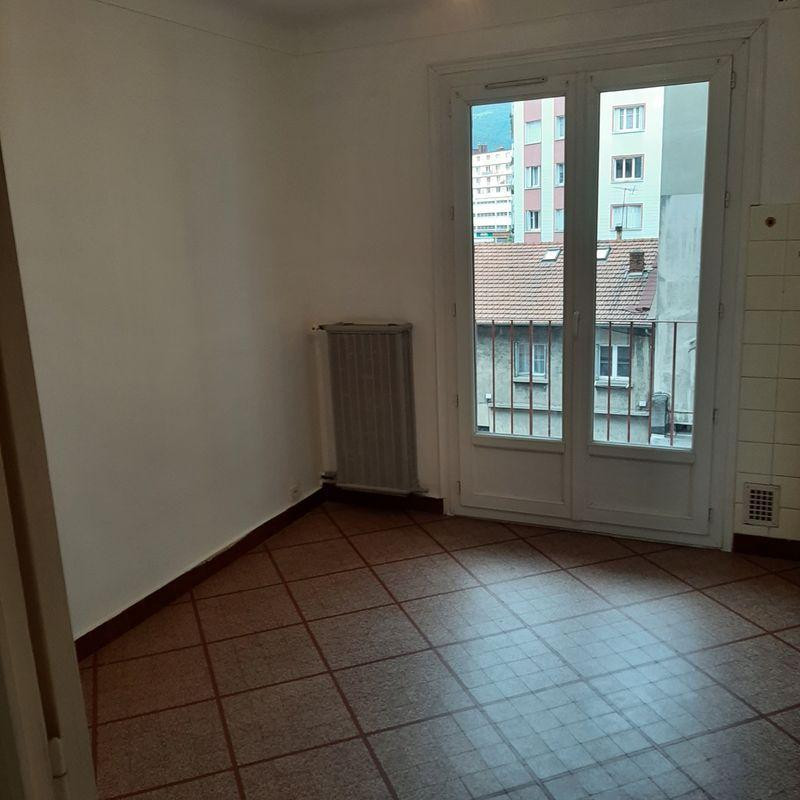 
                                                Location
                                                 Beau 2P 58m² Cours Jean Jaurès