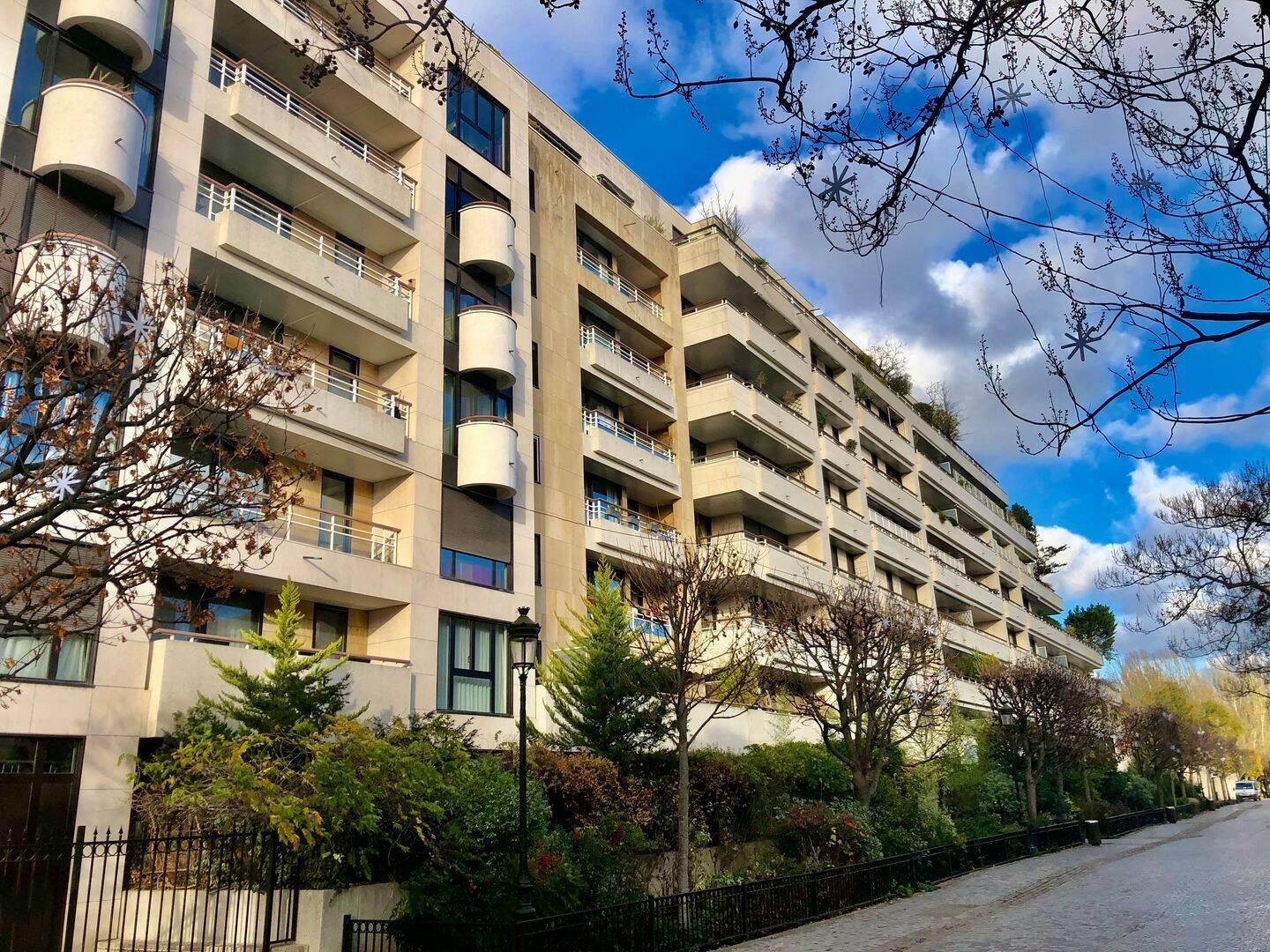 
                                                Location
                                                 Beau 2P 60m² entièrement meublé et refait à neuf