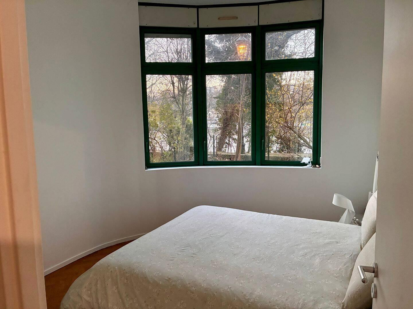 
                                                Location
                                                 Beau 2P 60m² entièrement meublé et refait à neuf