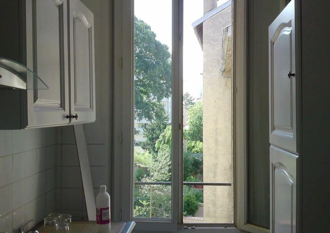 
                                                Location
                                                 Beau 2P 60m² rénové, très lumineux avec jardin
