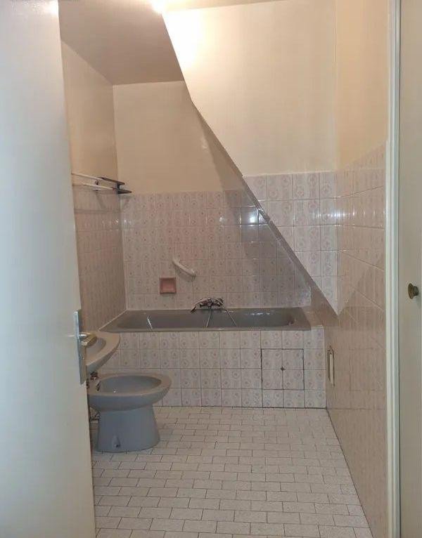 
                                                Location
                                                 Beau 2P 75m² lumineux et calme avec balcons