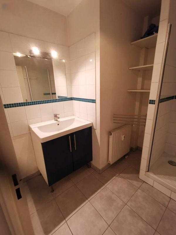 
                                                Location
                                                 Beau 2P bis 69m² style loft