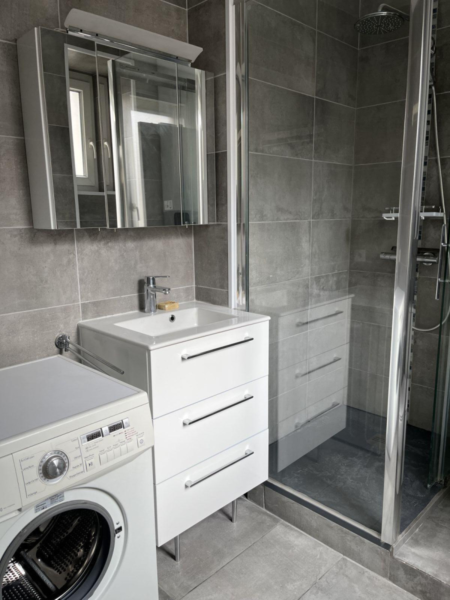 
                                                Location
                                                 Beau 2P entièrement meublé 36m²