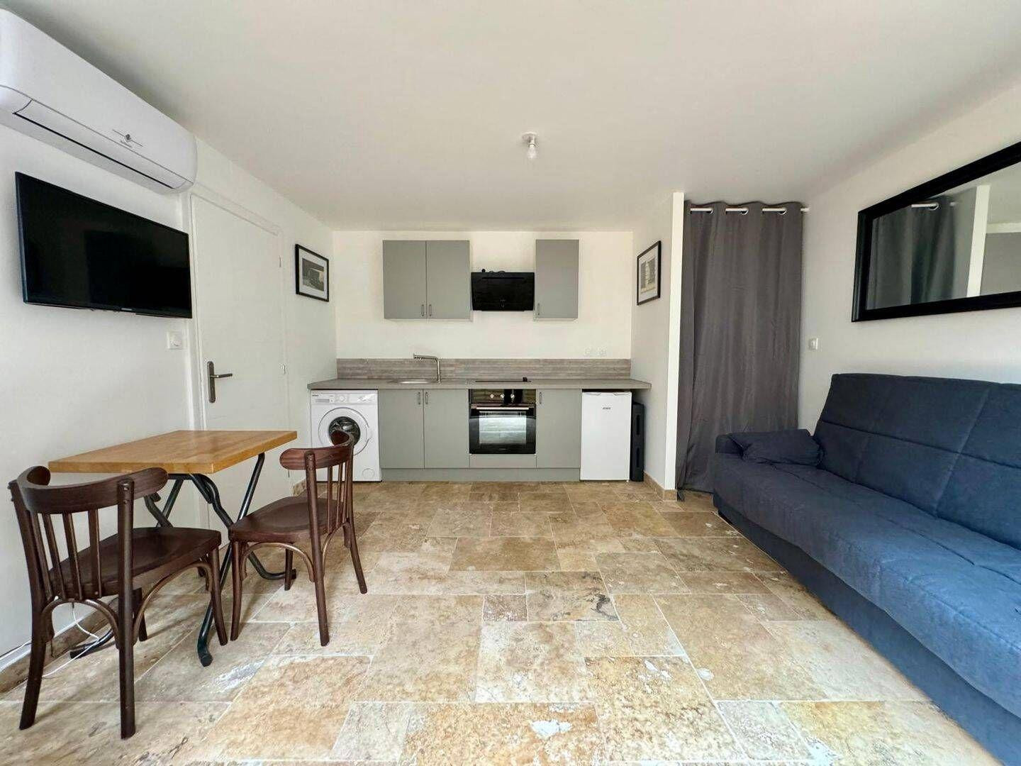 
                                                Location
                                                 Beau 2P meublé 20m² avec terrasse et climatisation