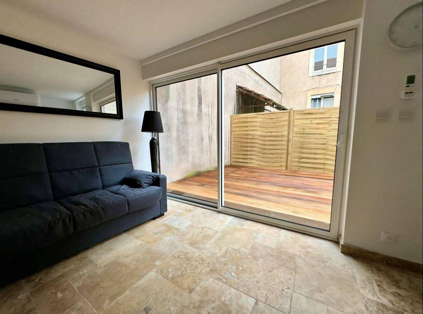 
                                                Location
                                                 Beau 2P meublé 20m² avec terrasse et climatisation