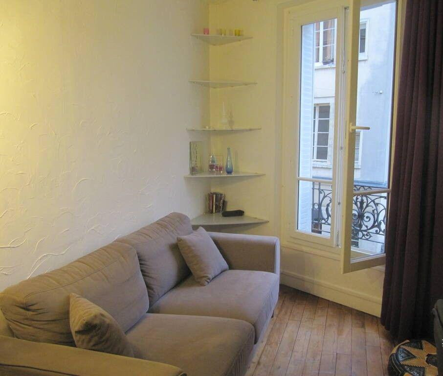 
                                                Location
                                                 Beau 2P meublé 25m²