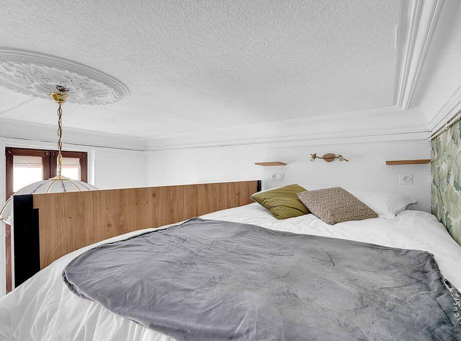 
                                                Location
                                                 Beau 2P meublé 25m² entièrement rénové