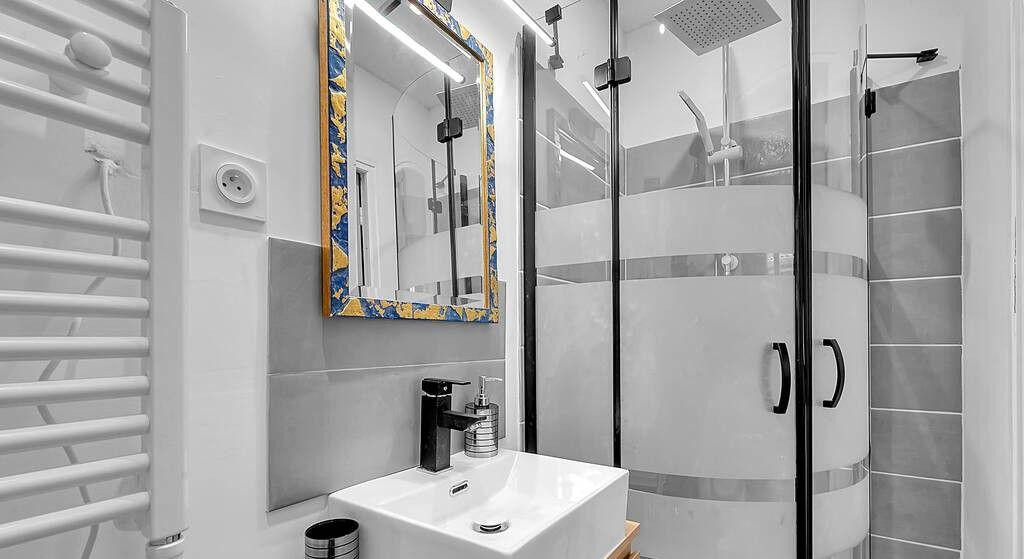 
                                                Location
                                                 Beau 2P meublé 25m² entièrement rénové