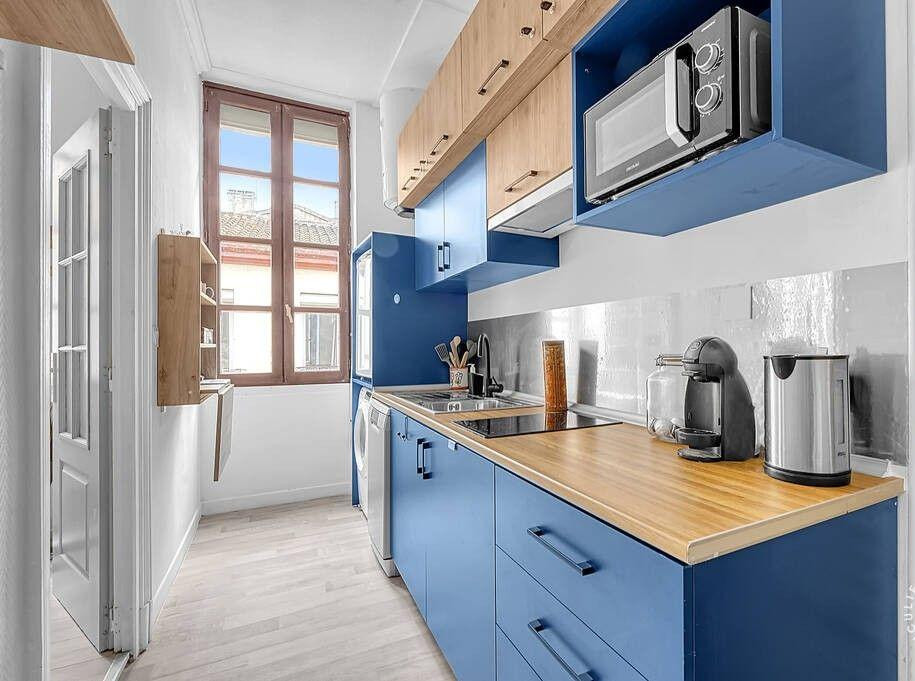 
                                                Location
                                                 Beau 2P meublé 25m² entièrement rénové