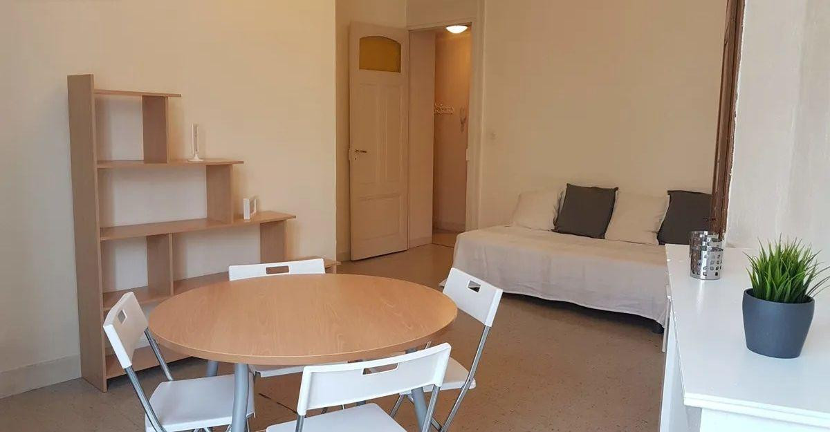 
                                                Location
                                                 Beau 2P meublé 25m² idéal étudiant