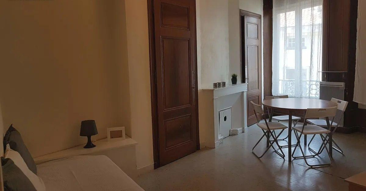 
                                                Location
                                                 Beau 2P meublé 25m² idéal étudiant