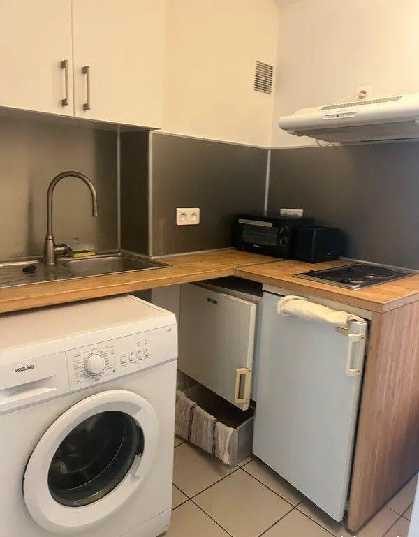 
                                                Location
                                                 Beau 2P meublé 28m² avec vue sur la Tour Eiffel