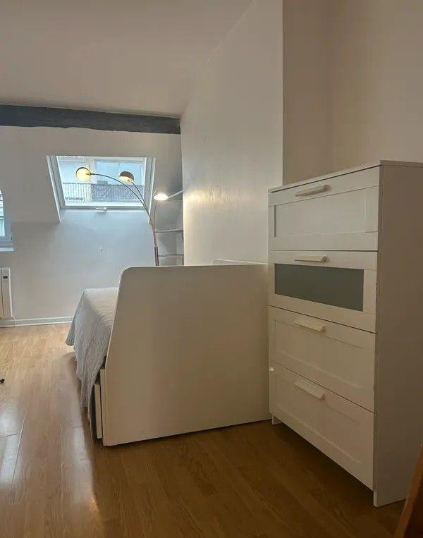 
                                                Location
                                                 Beau 2P meublé 28m² avec vue sur la Tour Eiffel