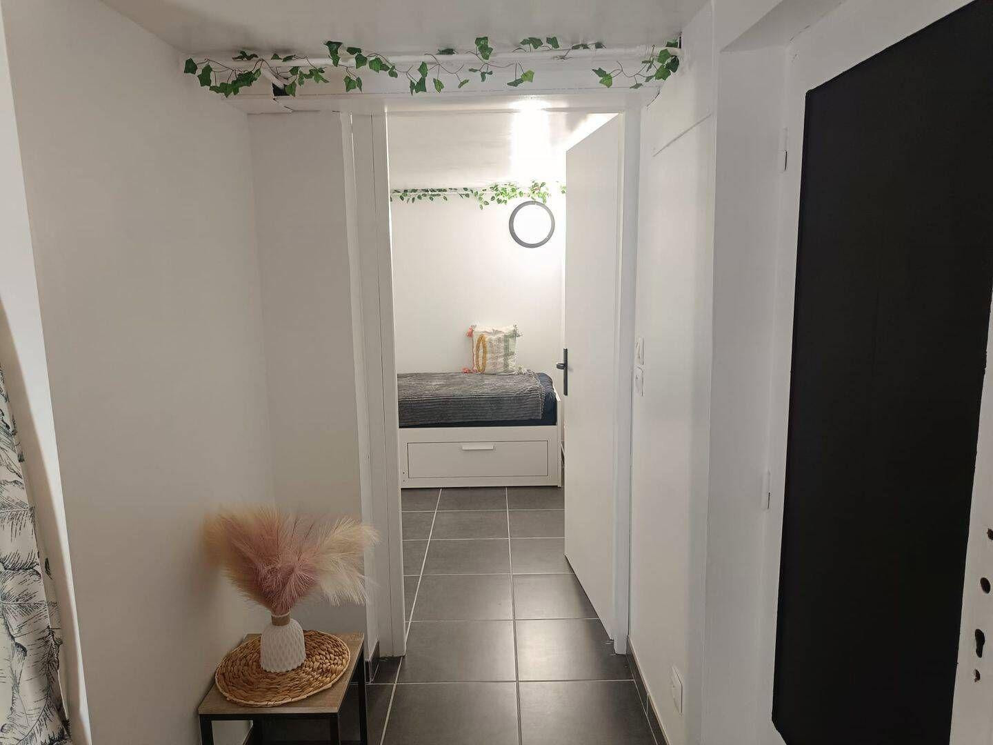 
                                                Location
                                                 Beau 2P meublé 28m² idéal étudiant/jeune