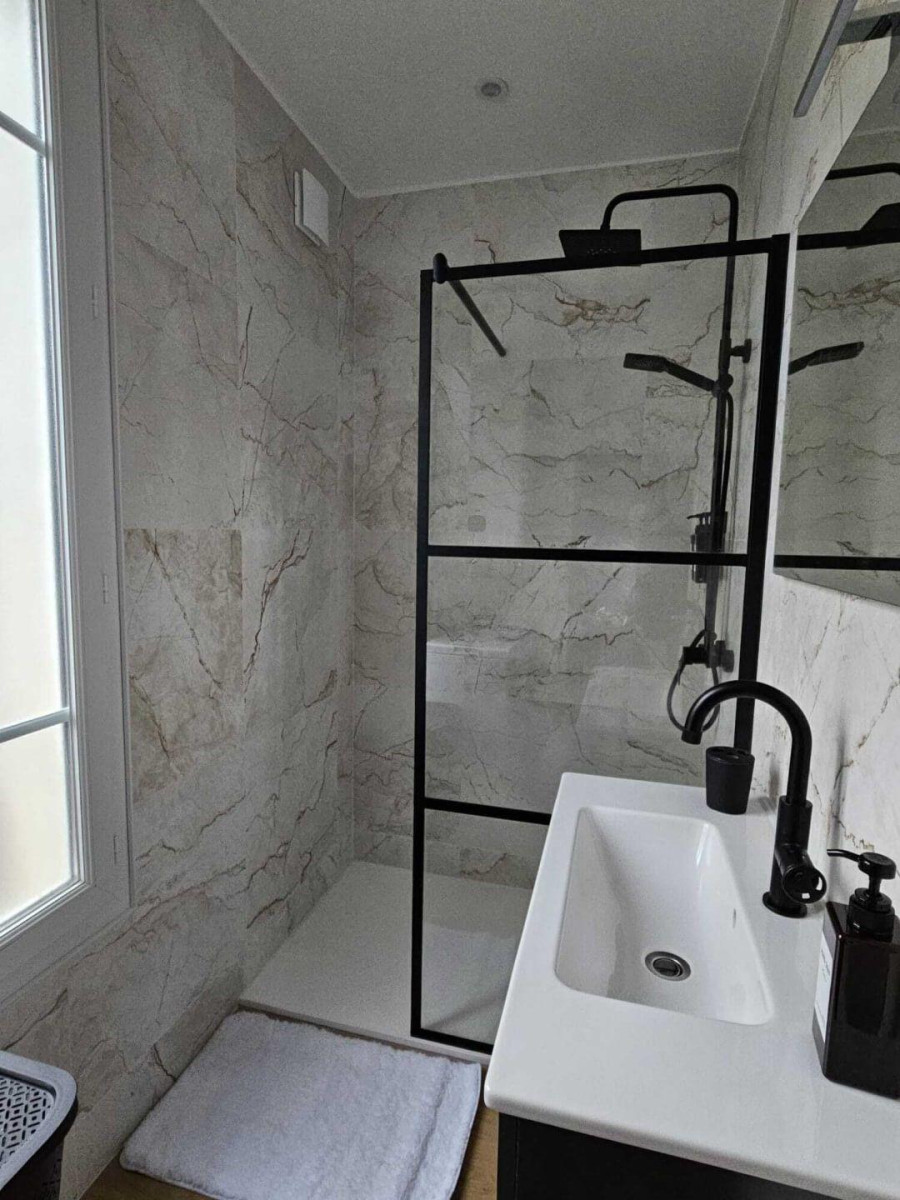 
                                                Location
                                                 Beau 2P meublé 28m² rénové et équipé