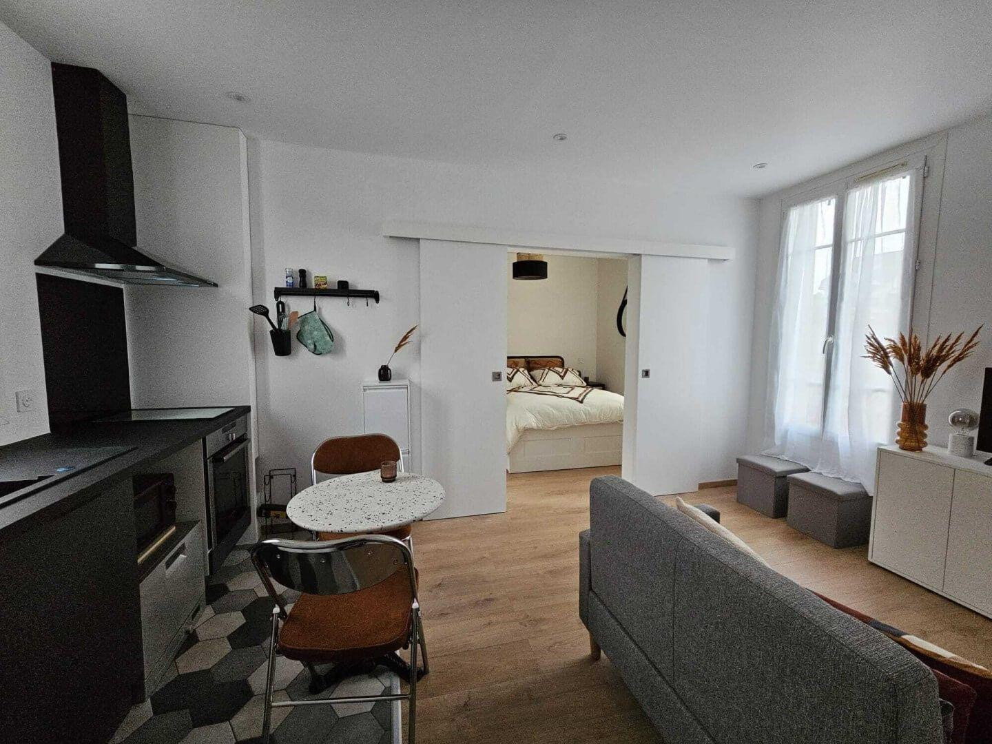 
                                                Location
                                                 Beau 2P meublé 28m² rénové et équipé