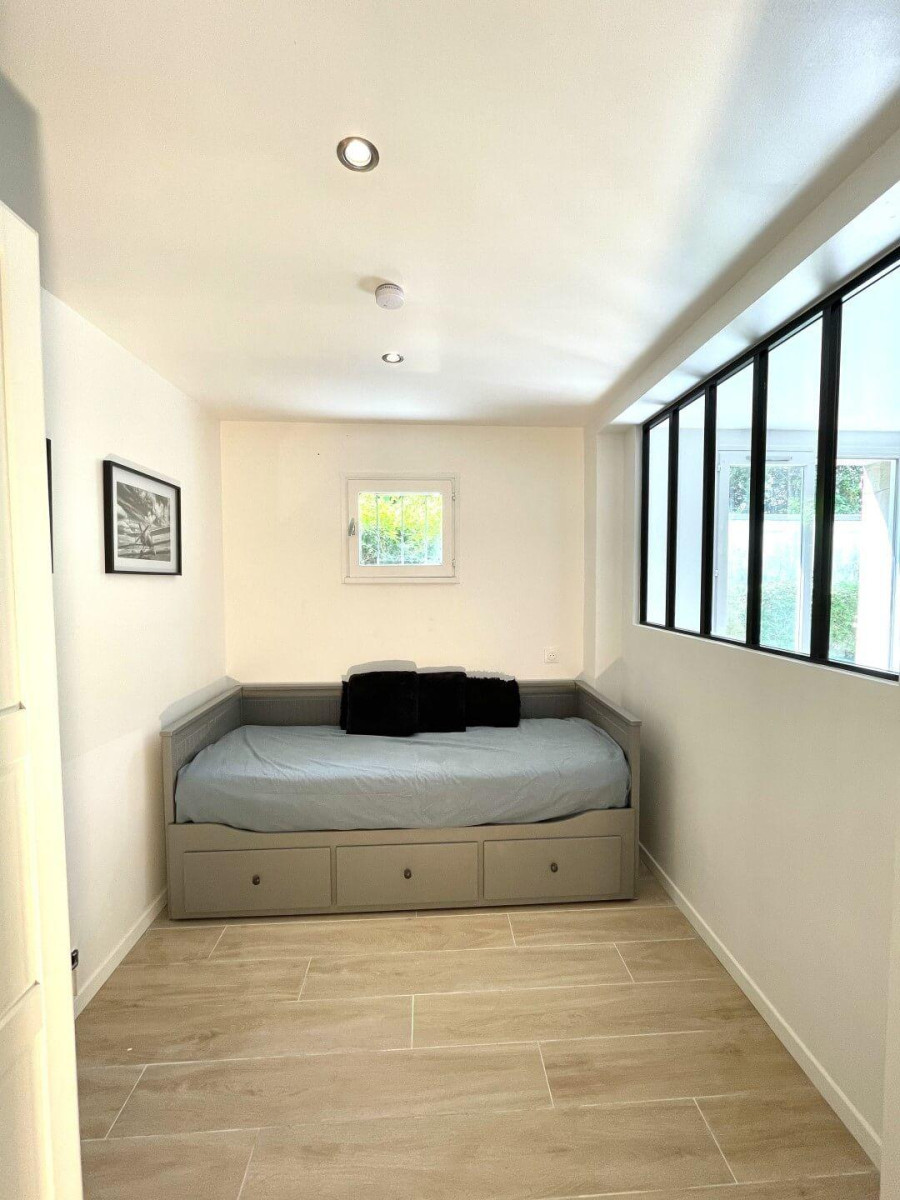 
                                                Location
                                                 Beau 2P meublé 30m²