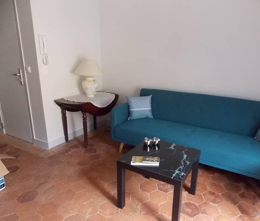 
                                                Location
                                                 Beau 2P meublé 30m² quartier Notre-Dame