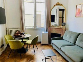 
                                                Location
                                                 Beau 2P meublé 31m²