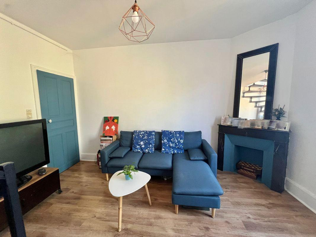 
                                                Location
                                                 Beau 2P meublé 31m² en duplex Centre Pepinière