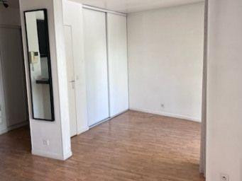 
                                                Location
                                                 Beau 2P meublé 32m²
