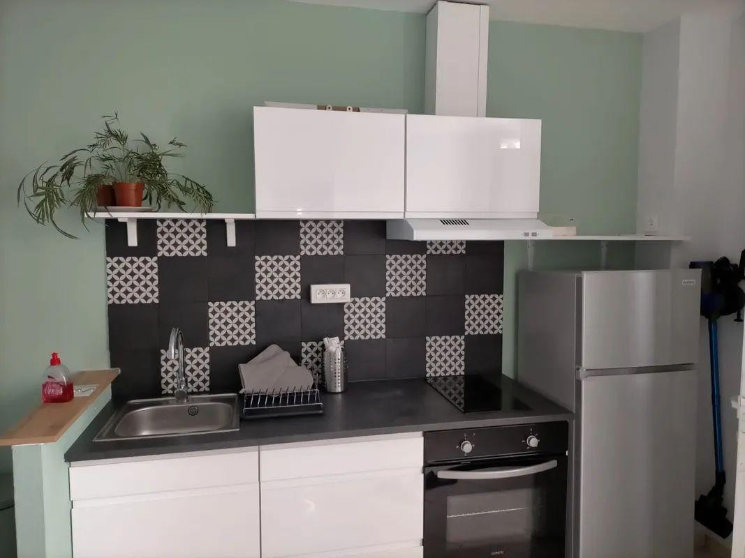 
                                                Location
                                                 Beau 2P meublé 32m² lumineux et confortable