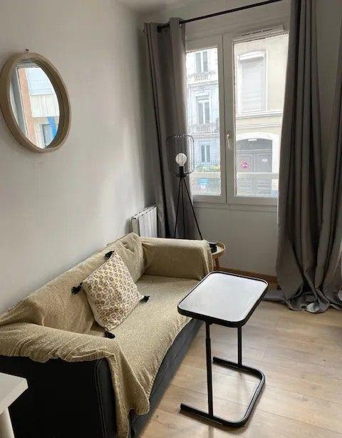 
                                                Location
                                                 Beau 2P meublé 33m² avec petite terrasse