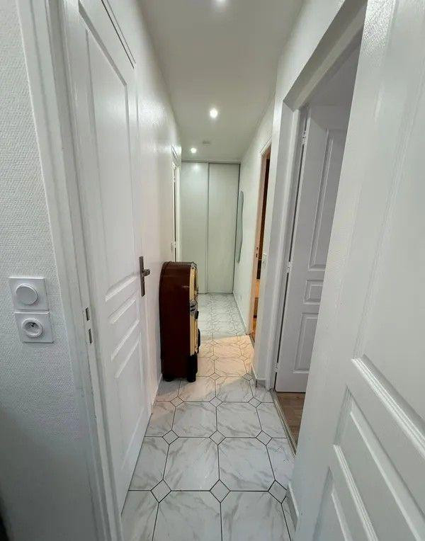 
                                                Location
                                                 Beau 2P meublé 33m² Novembre 2024 à Juin 2025