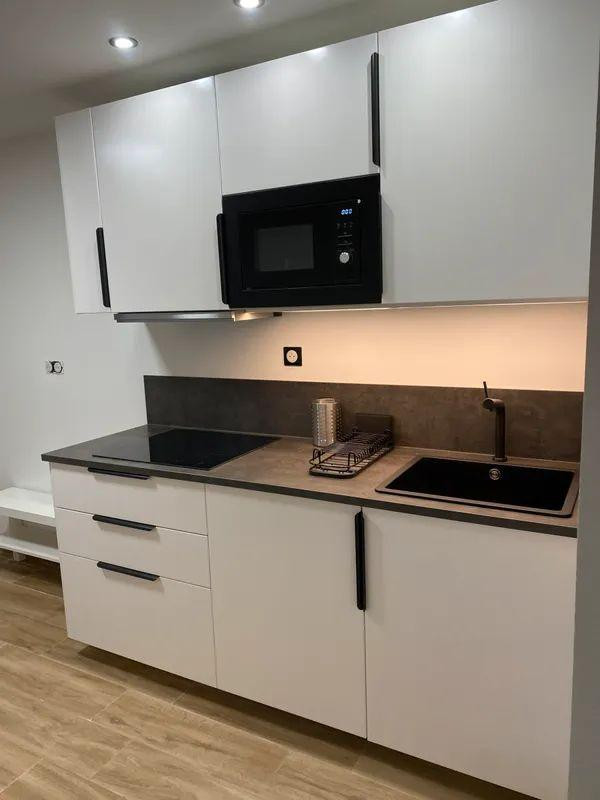 
                                                Location
                                                 Beau 2P meublé 33m² refait à neuf blvd Jules Verne