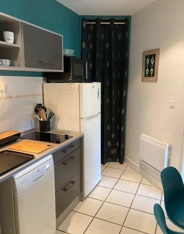 
                                                Location
                                                 Beau 2P meublé 34m²
