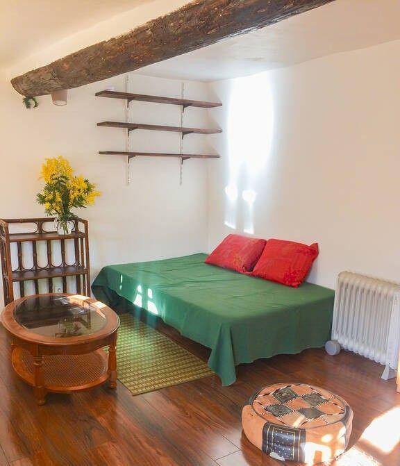 
                                                Location
                                                 Beau 2P meublé 35m² en duplex lumineux refait