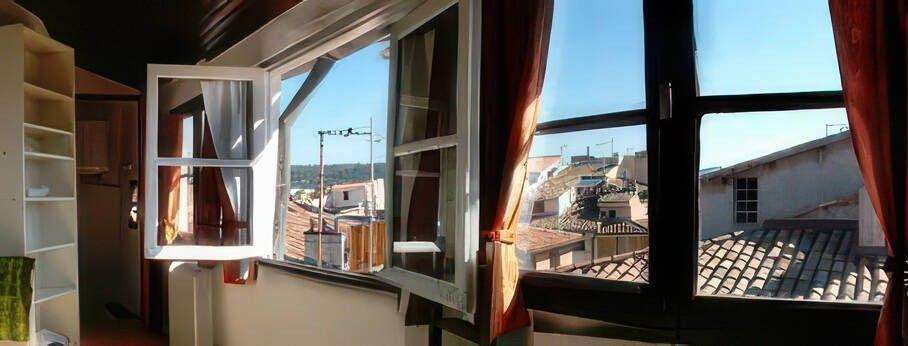 
                                                Location
                                                 Beau 2P meublé 35m² en duplex lumineux refait