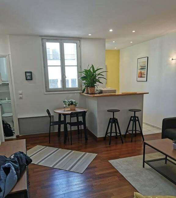
                                                Location
                                                 Beau 2P meublé 35m² entièrement rénové