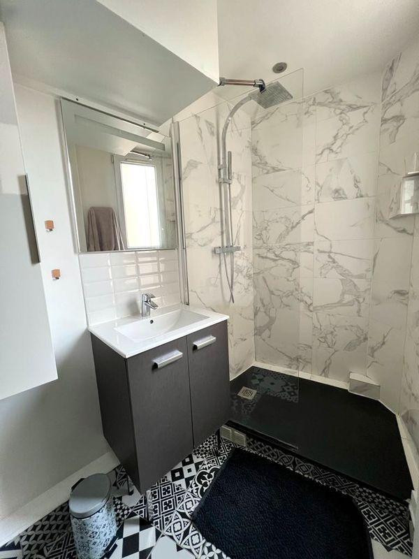 
                                                Location
                                                 Beau 2P meublé 35m² gare de Bécon
