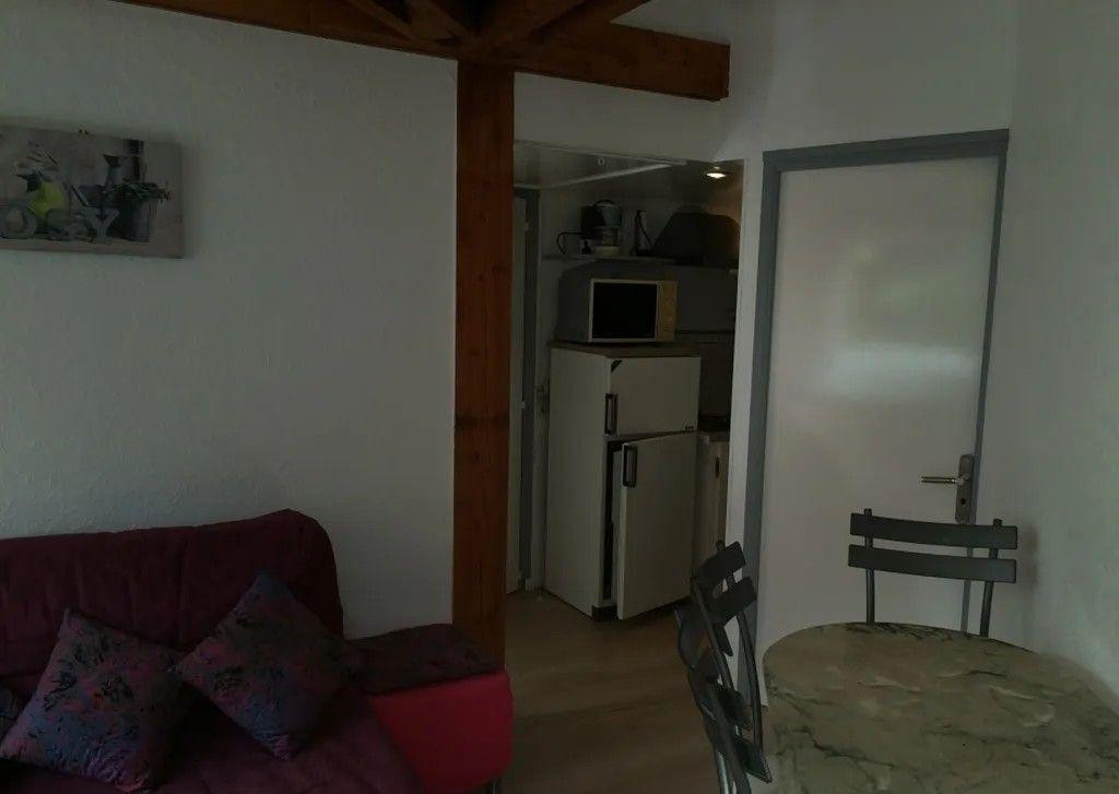 
                                                Location
                                                 Beau 2P meublé 35m² refait à neuf