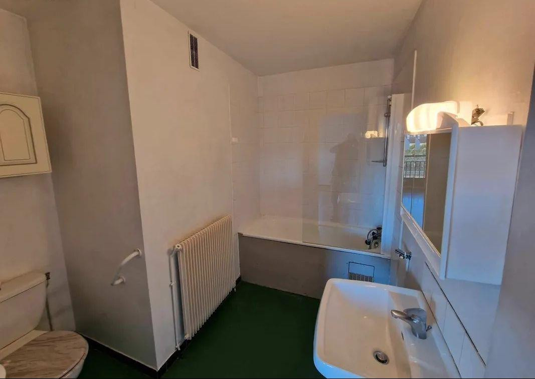 
                                                Location
                                                 Beau 2P meublé 36m² Barrière de Pessac