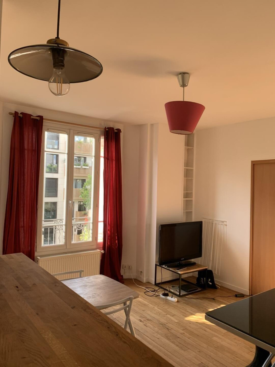 
                                                Location
                                                 Beau 2P meublé 36m² charmant et lumineux