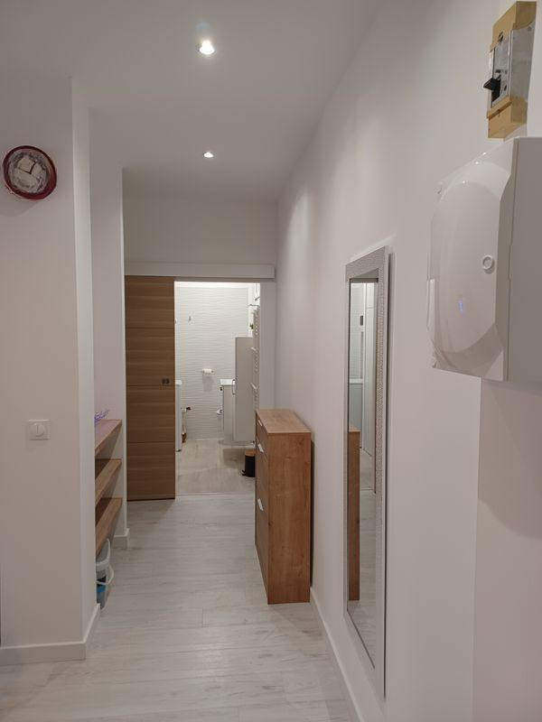 
                                                Location
                                                 Beau 2P meublé 36m² entièrement rénové avec balcon