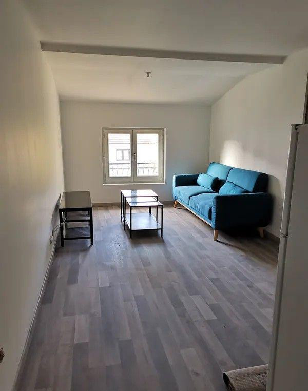 
                                                Location
                                                 Beau 2P meublé 36m² récemment rénové