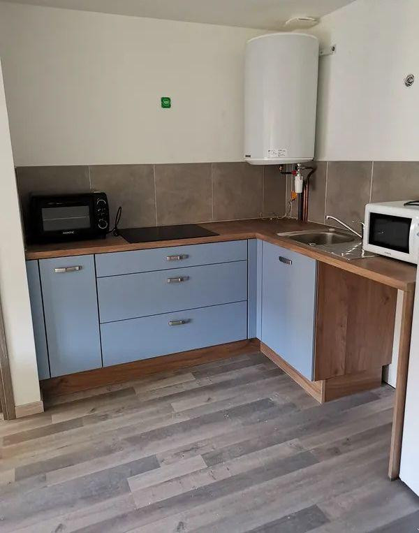 
                                                Location
                                                 Beau 2P meublé 36m² récemment rénové