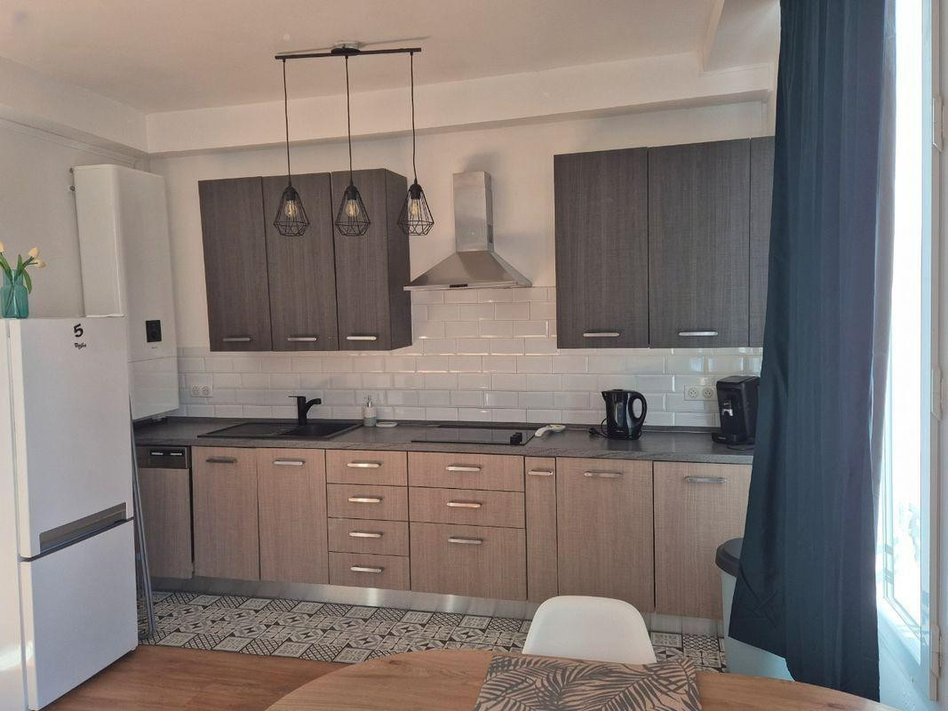 
                                                Location
                                                 Beau 2P meublé 37 m² exposé sud