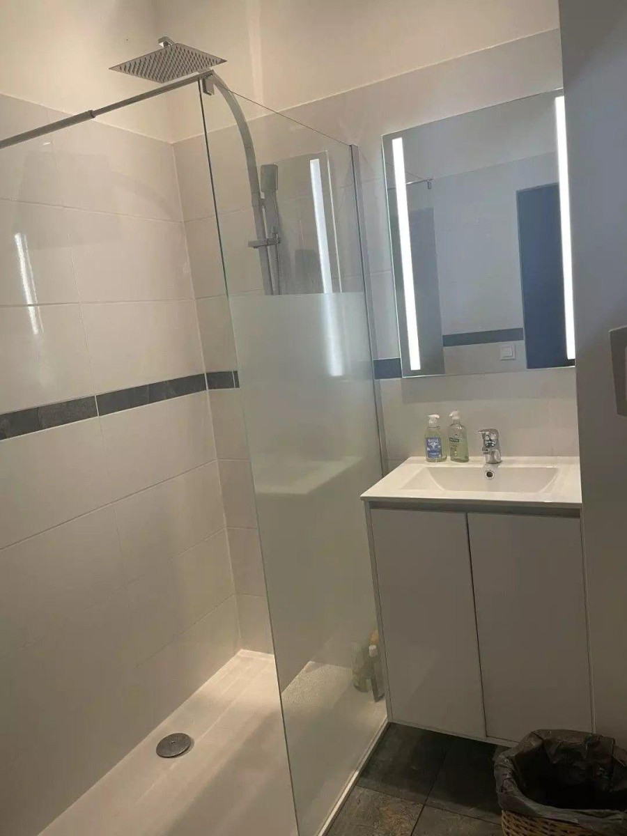 
                                                Location
                                                 Beau 2P meublé 37m² avec terrasse privée de 20m²