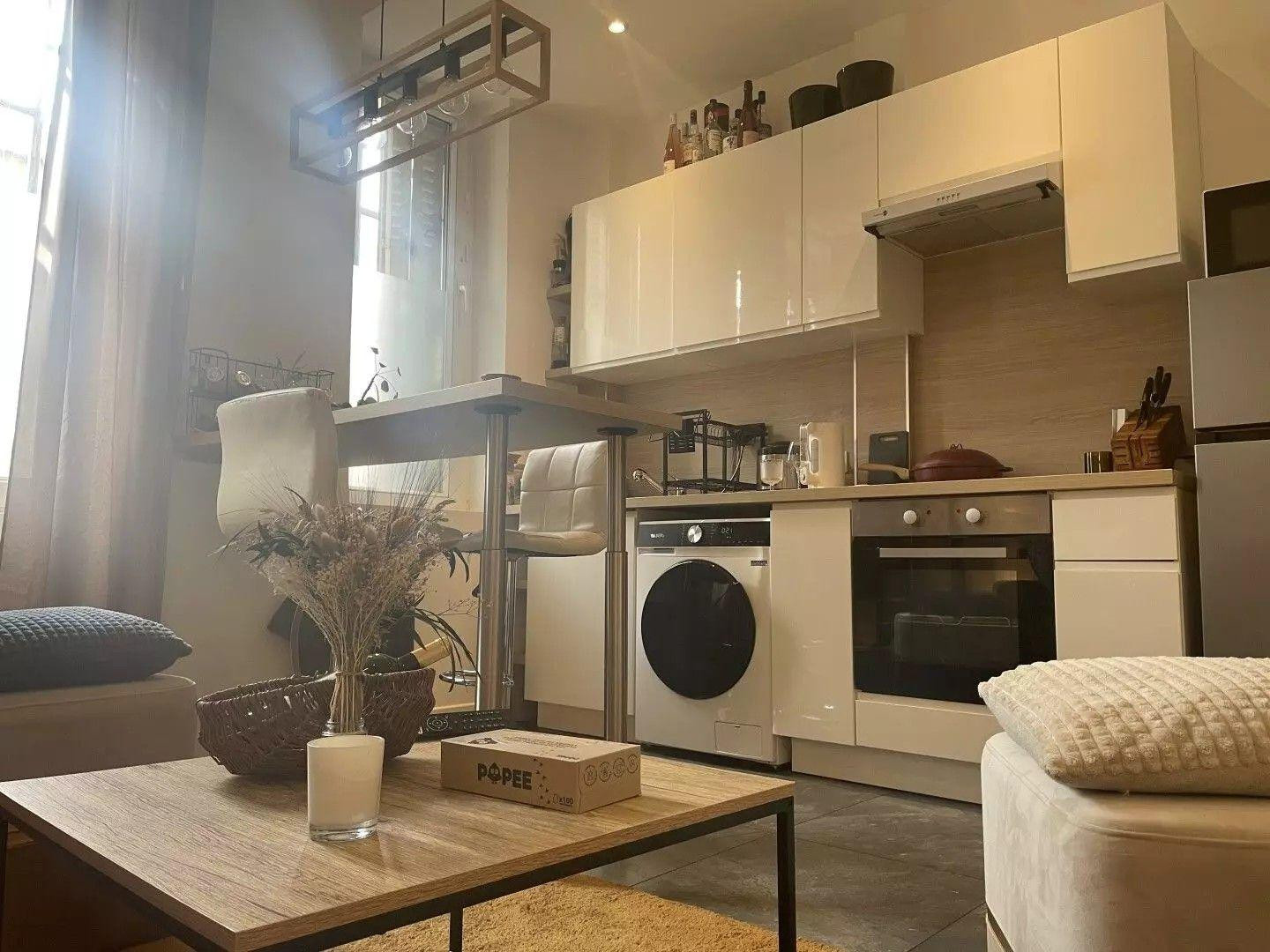 
                                                Location
                                                 Beau 2P meublé 37m² avec terrasse privée de 20m²