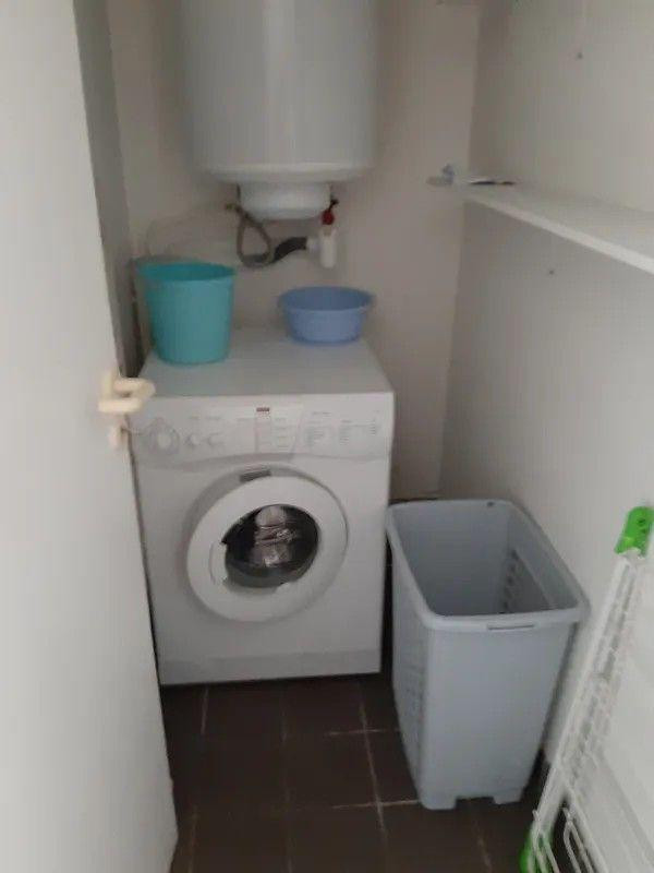 
                                                Location
                                                 Beau 2P meublé 38m²