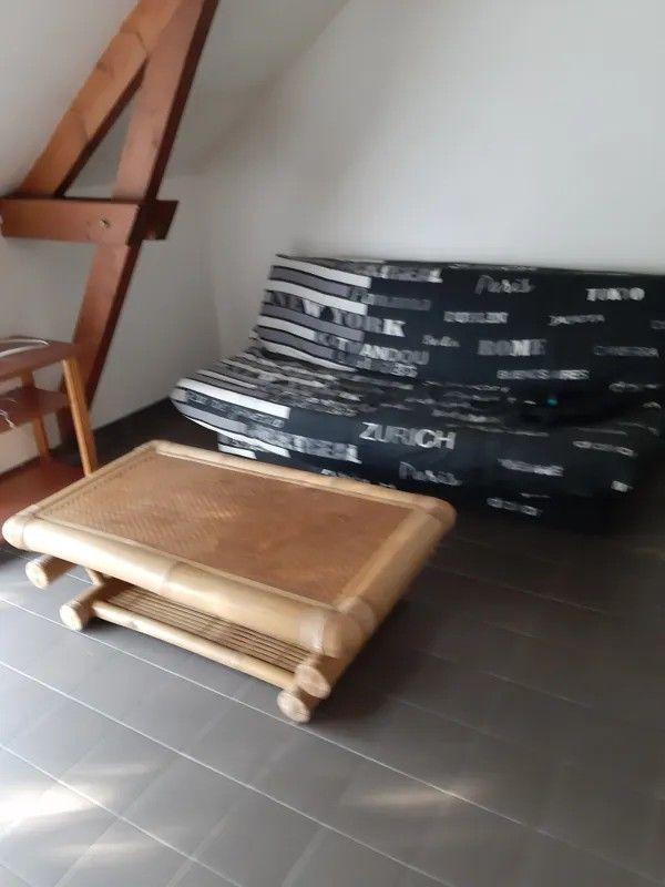 
                                                Location
                                                 Beau 2P meublé 38m²