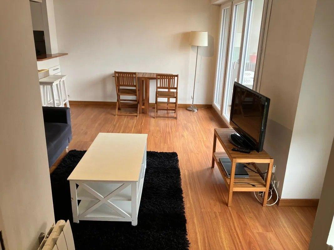 
                                                Location
                                                 Beau 2P meublé 38m² avec vue dégagée