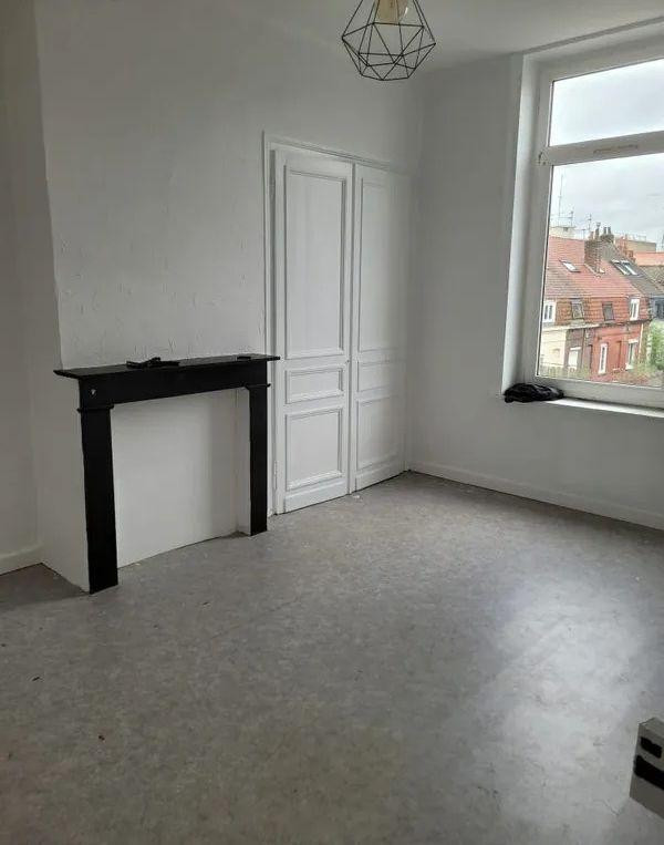 
                                                Location
                                                 Beau 2P meublé 38m² rénové très lumineux